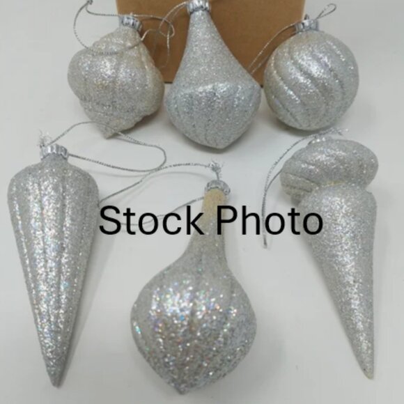Avon VTG - "2000' NIB "6 - Silver Glitter Ornaments" & "Snowflake Windchime" - Picture 7 of 7